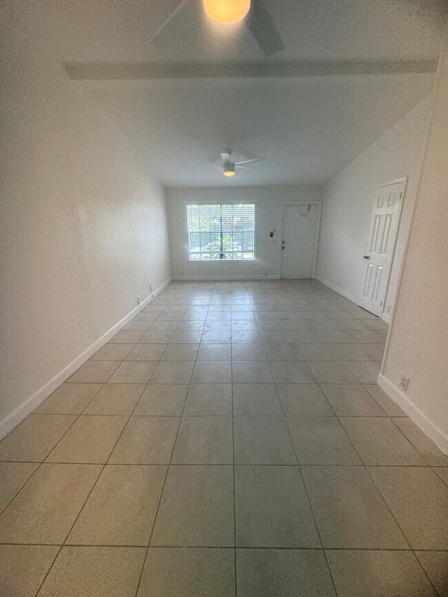 Foto del edificio - 1490 NW 3rd St