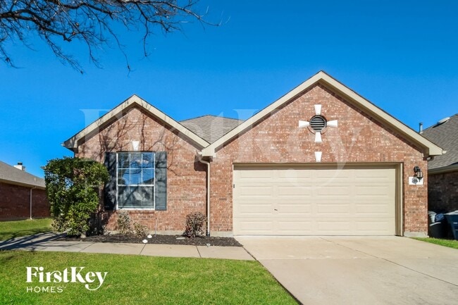 Building Photo - 2341 Aurora Dr