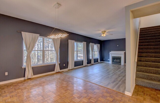 Foto del edificio - Now Available!