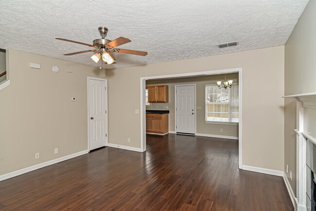 Building Photo - 3011 Wellington Pl