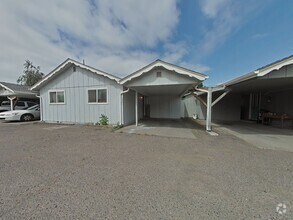 Building Photo - 1561 NW Highland Dr