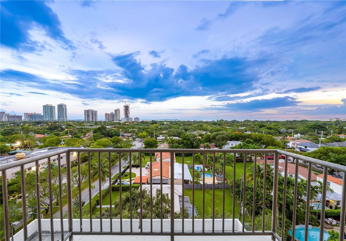 Foto principal - 2701 SW 3rd Ave