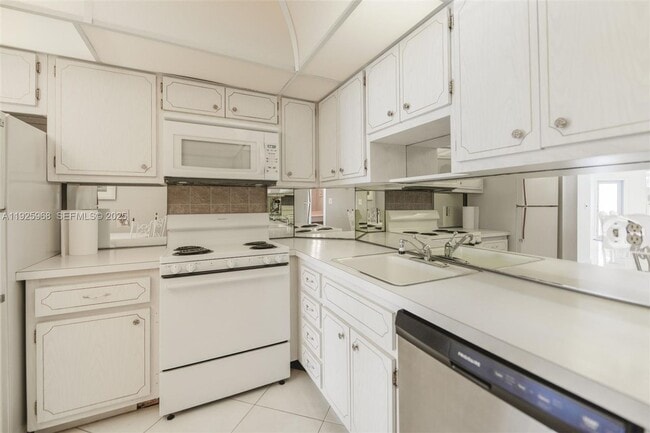 Photo - 1950 S Ocean Dr House