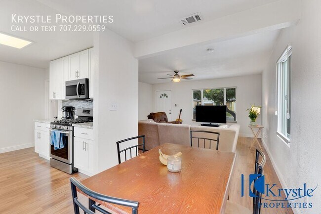 Foto del edificio - Nicely updated home in North Vallejo locat...
