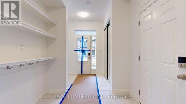 Building Photo - 11 Keppel Cir