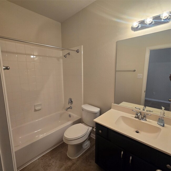 Building Photo - 8114 Summer Lake Pass Ln