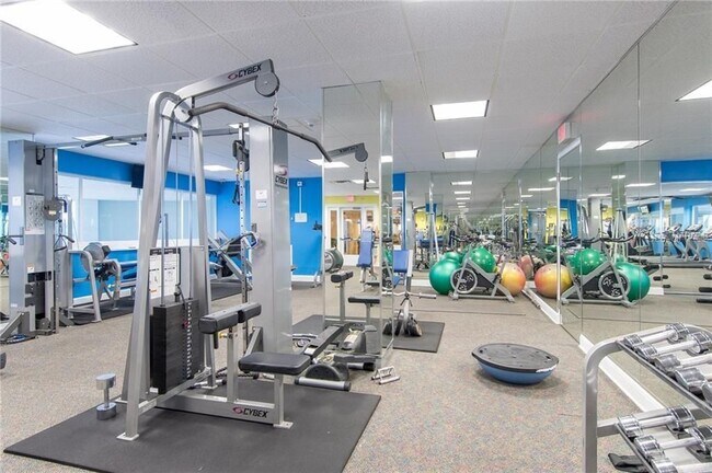 Fotografía del edificio - 880 Mandalay Ave