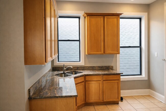 Foto del edificio - 3535 W Armitage Ave