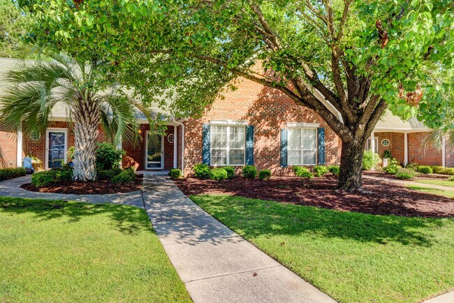 Building Photo - 1600 Sturdivant Dr