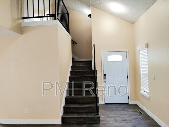 Building Photo - 3042 Chilcoot Dr