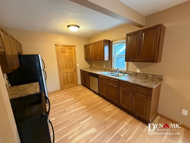 Foto del edificio - 717 W 16th St