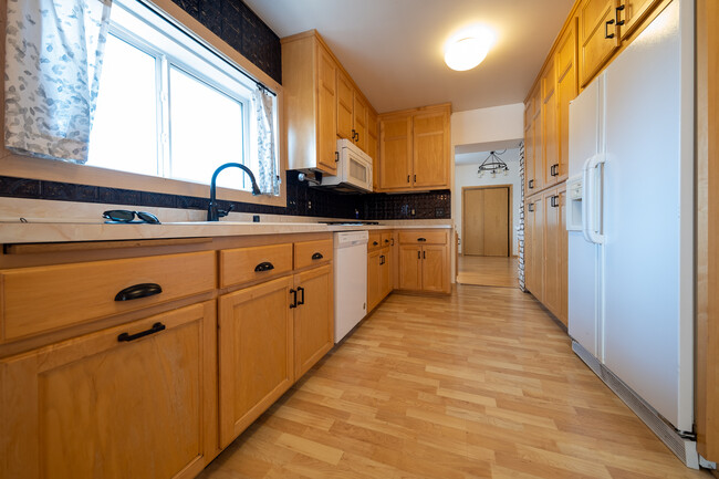 Foto del edificio - 3971 Wooddale Ave S