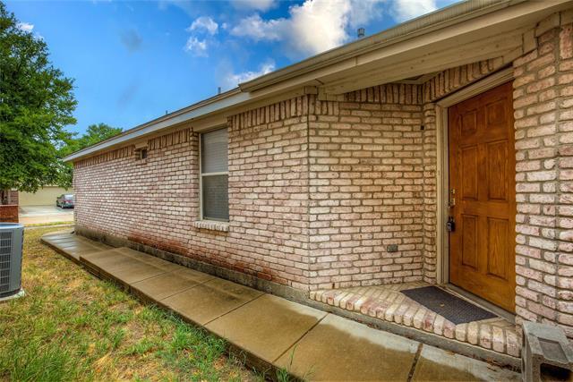 Building Photo - 11513 Petunia Dr