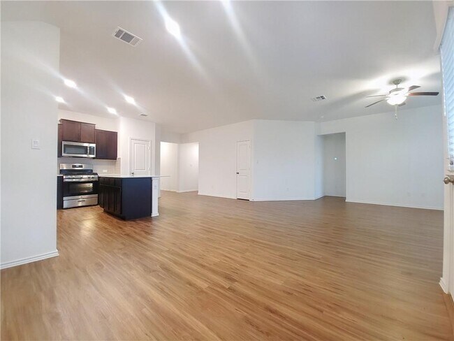 Foto del edificio - 322 Arnage Dr