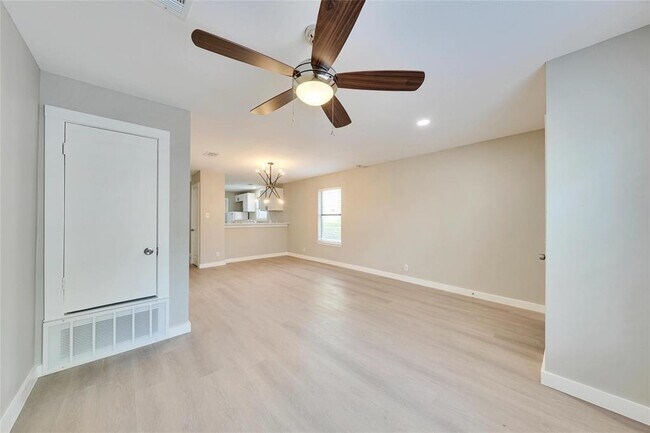 Building Photo - 6400 Auburn Dr