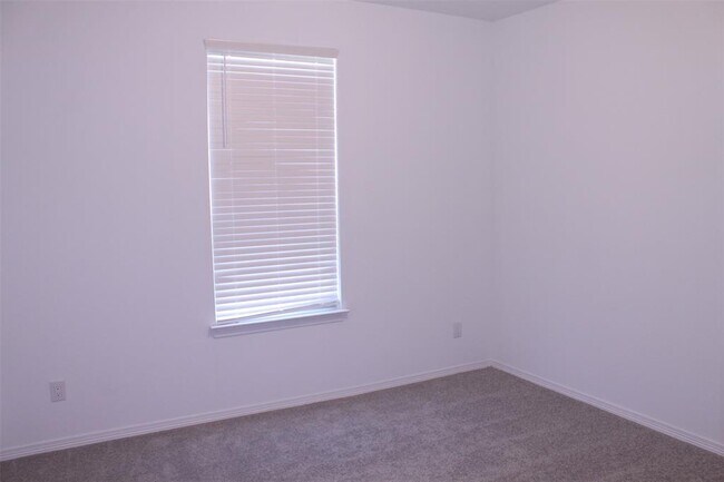 Foto del edificio - 9633 Caney Trails Rd