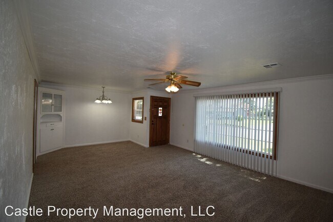 Foto del edificio - 3 br, 1 bath House - 657 W Vine St.