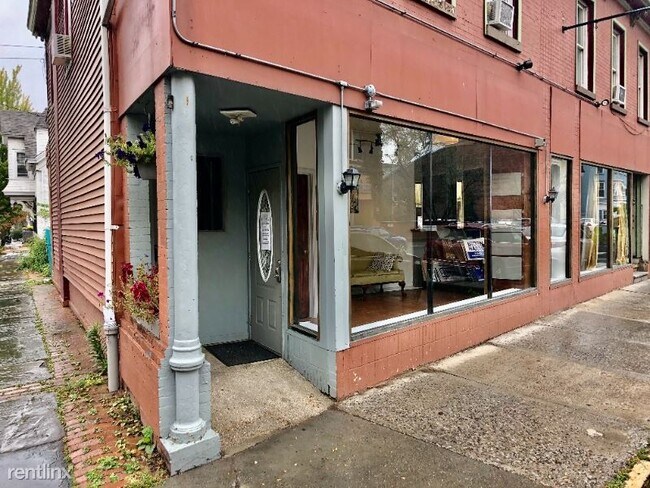 Building Photo - 1 br, 2 bath House - 288 Fair Street
