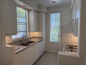 Building Photo - 3601 Bernwood Pl