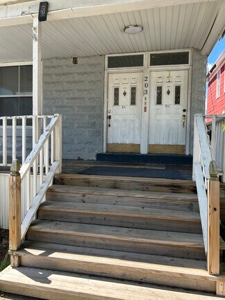 Building Photo - 203 5th Ave