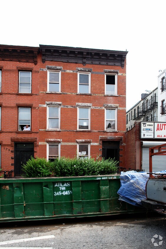 Building Photo - 177 14th St