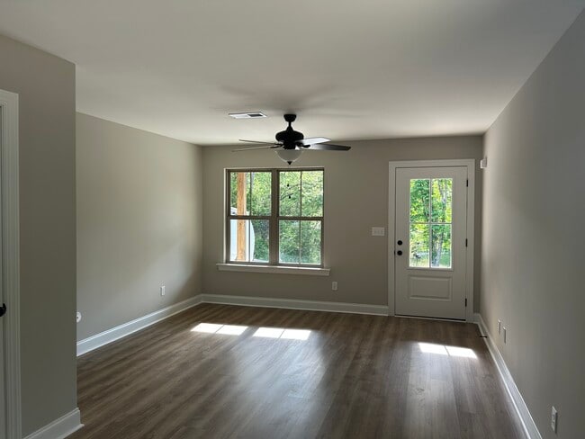 Building Photo - 306 Warrenfells St