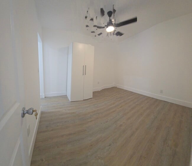 Foto del edificio - 9610 Johnson St