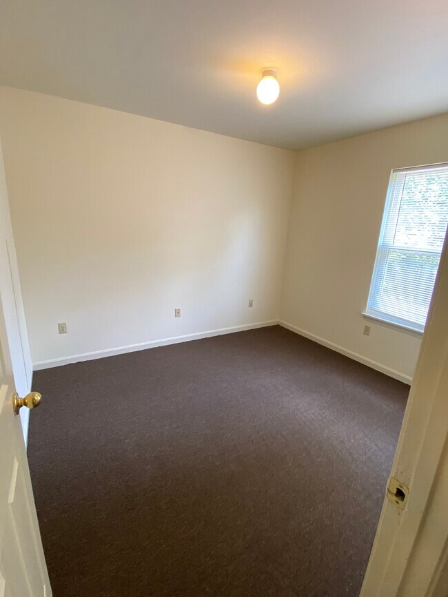 Foto del edificio - 227 Lakewood Dr