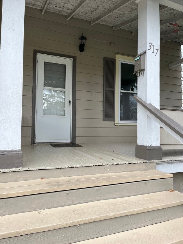 Foto principal - 317 Berkley St
