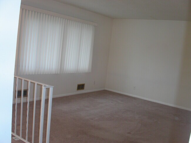 Foto del edificio - 10326 Balsam Ln