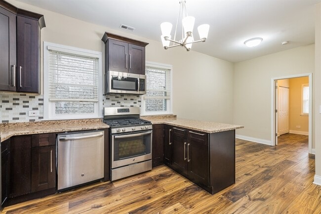 Foto del edificio - 4048 N Western Ave