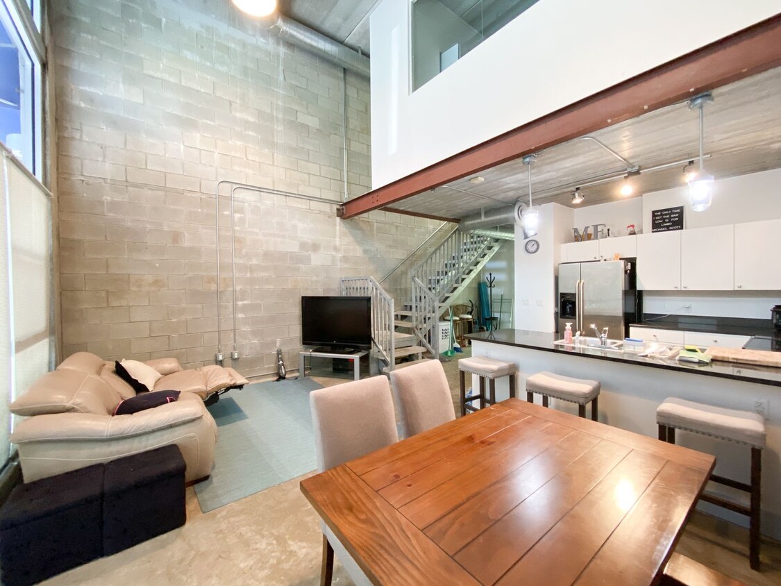 Primary Photo - Lofts Oasis #105 - Pet Friendly!