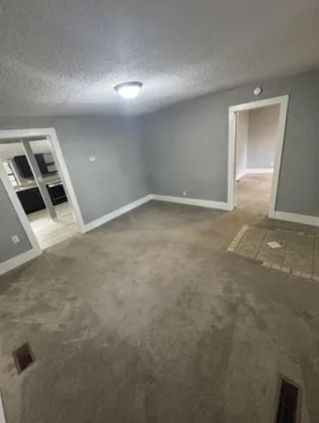 Foto del edificio - 3 bedroom/1 bath house for rent