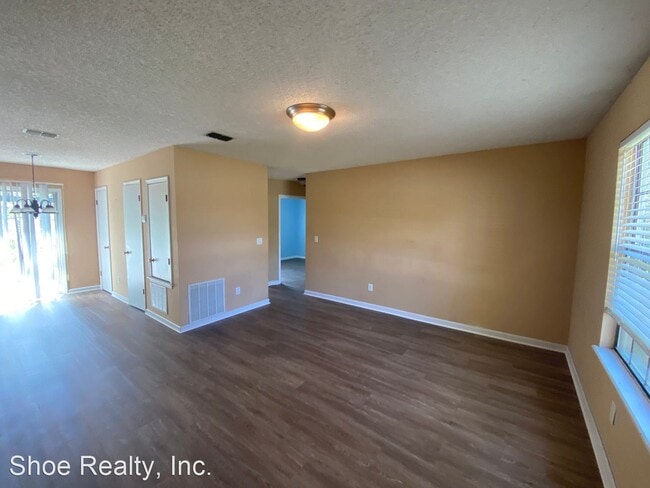 Building Photo - 3 br, 2 bath House - 2611 Peppermill Court