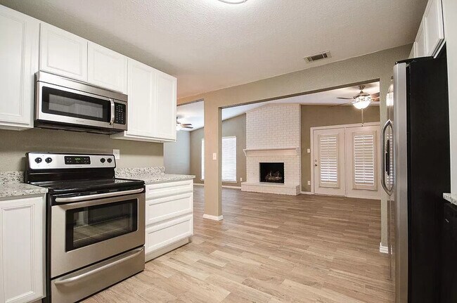 Building Photo - 2018 Sandy Trail