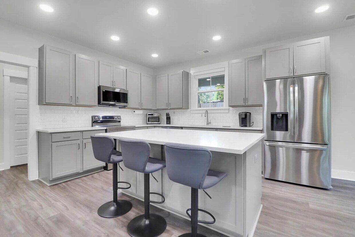 Foto principal - 2755 Tyler St