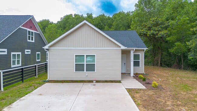 Foto del edificio - Room in House on William Stowe Dr