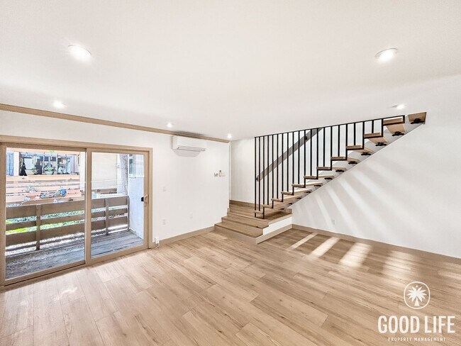 Foto del edificio - Beautiful 2B/1.5BA Condo W/ AC & Reserved Parking in Point Loma!