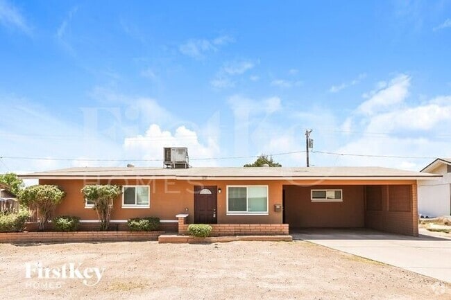 Building Photo - 1021 E Millett Ave