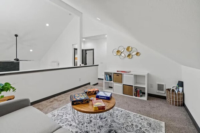 Building Photo - 253 Skate Creek Rd N