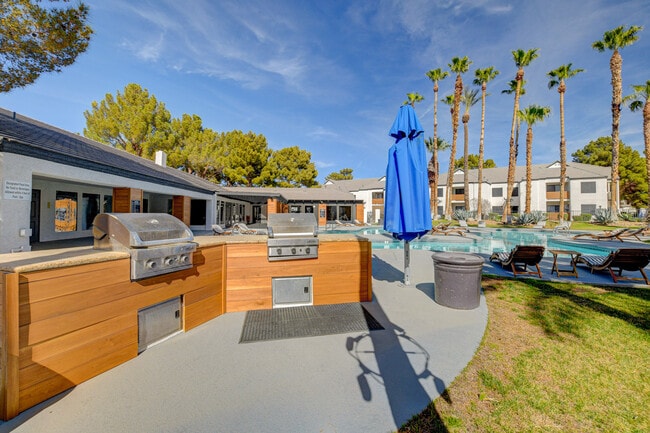 Building Photo - The Sorrelle