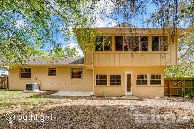 Foto del edificio - 842 Benchwood Ct