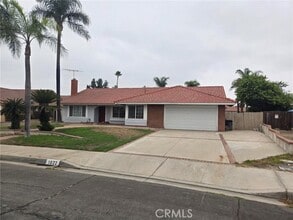 Building Photo - 1022 Sunset Cir