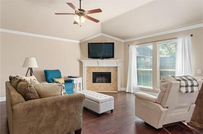 Foto del edificio - 529 Sterling Dr
