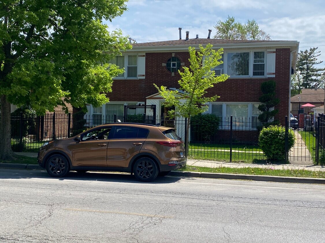 Foto principal - 507 E 107th St