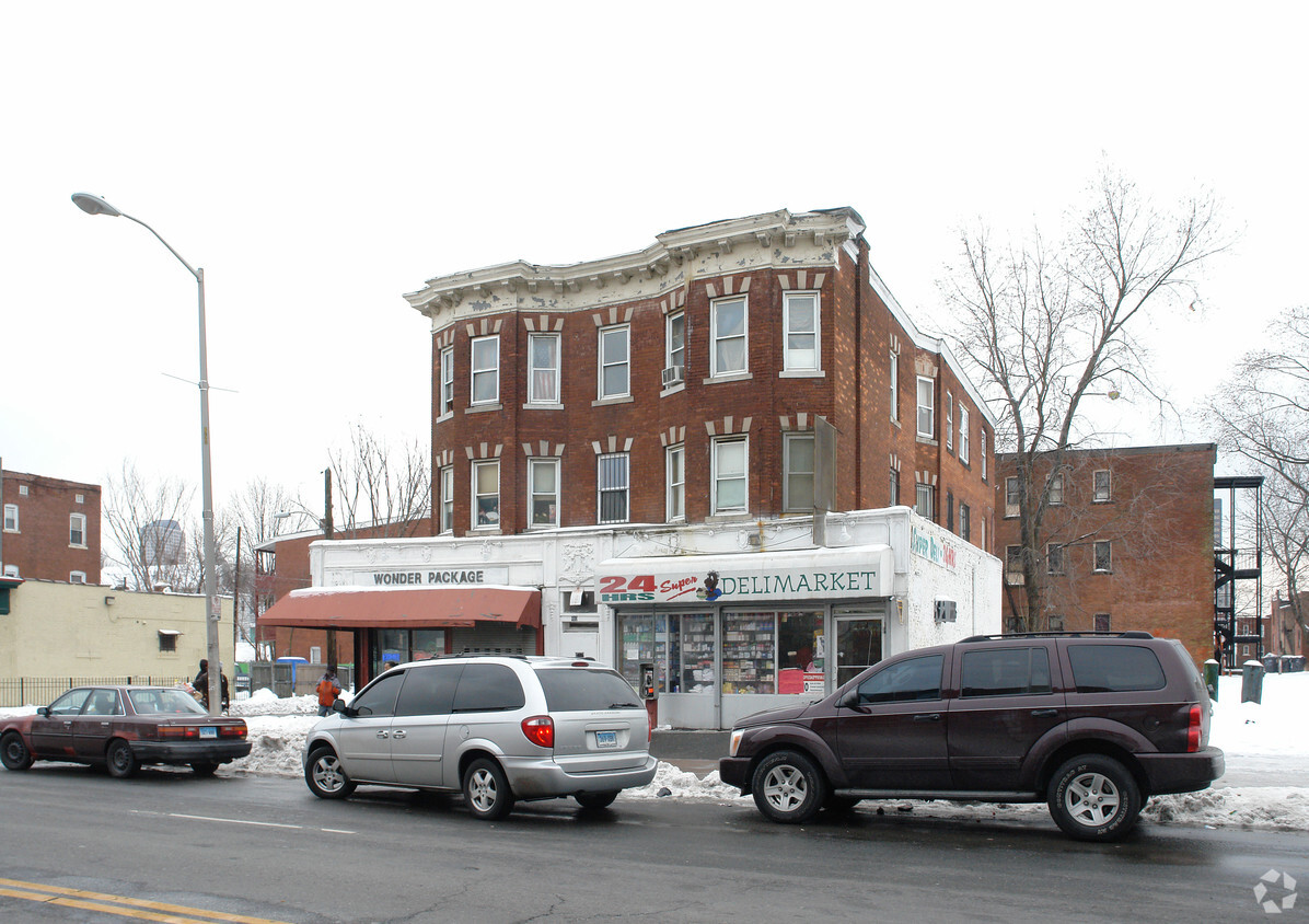 Foto del edificio - 481-485 Albany Ave