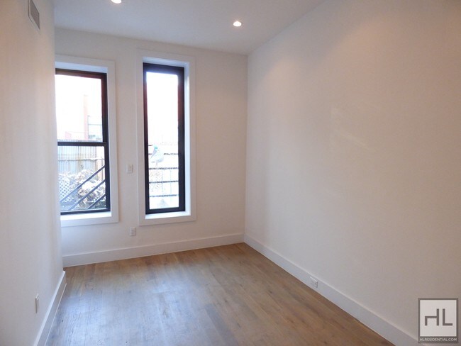 Building Photo - 583 Bergen St