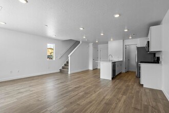 Building Photo - 2775 Rushpink Ln
