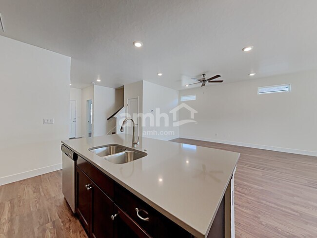 Foto del edificio - 5055 W Bellevue Street