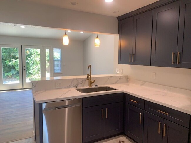 Foto del edificio - A BEAUTIFUL AND NEWLY REMODELED DOWNTOWN P...